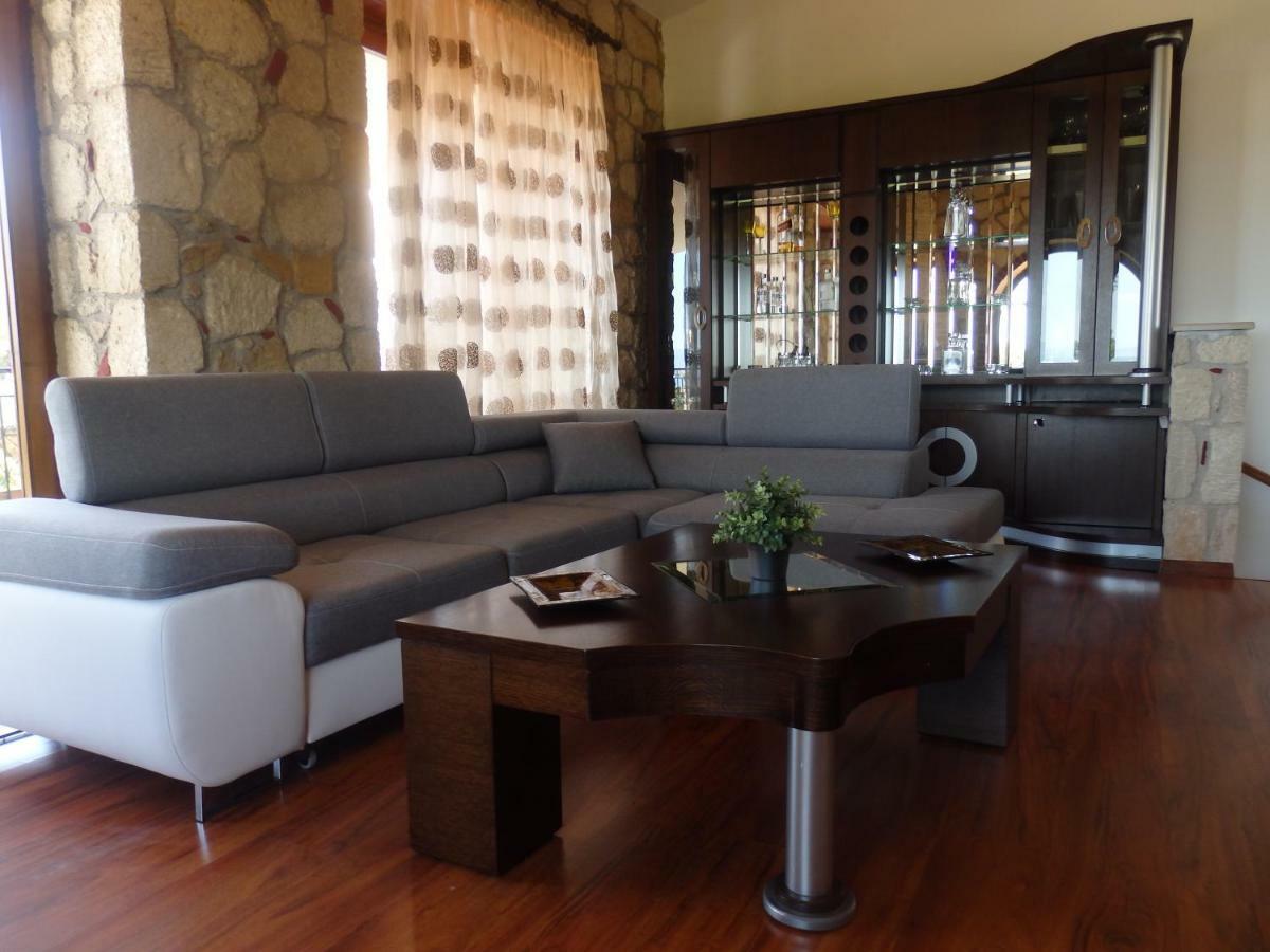 Villa George Afytos Exteriér fotografie